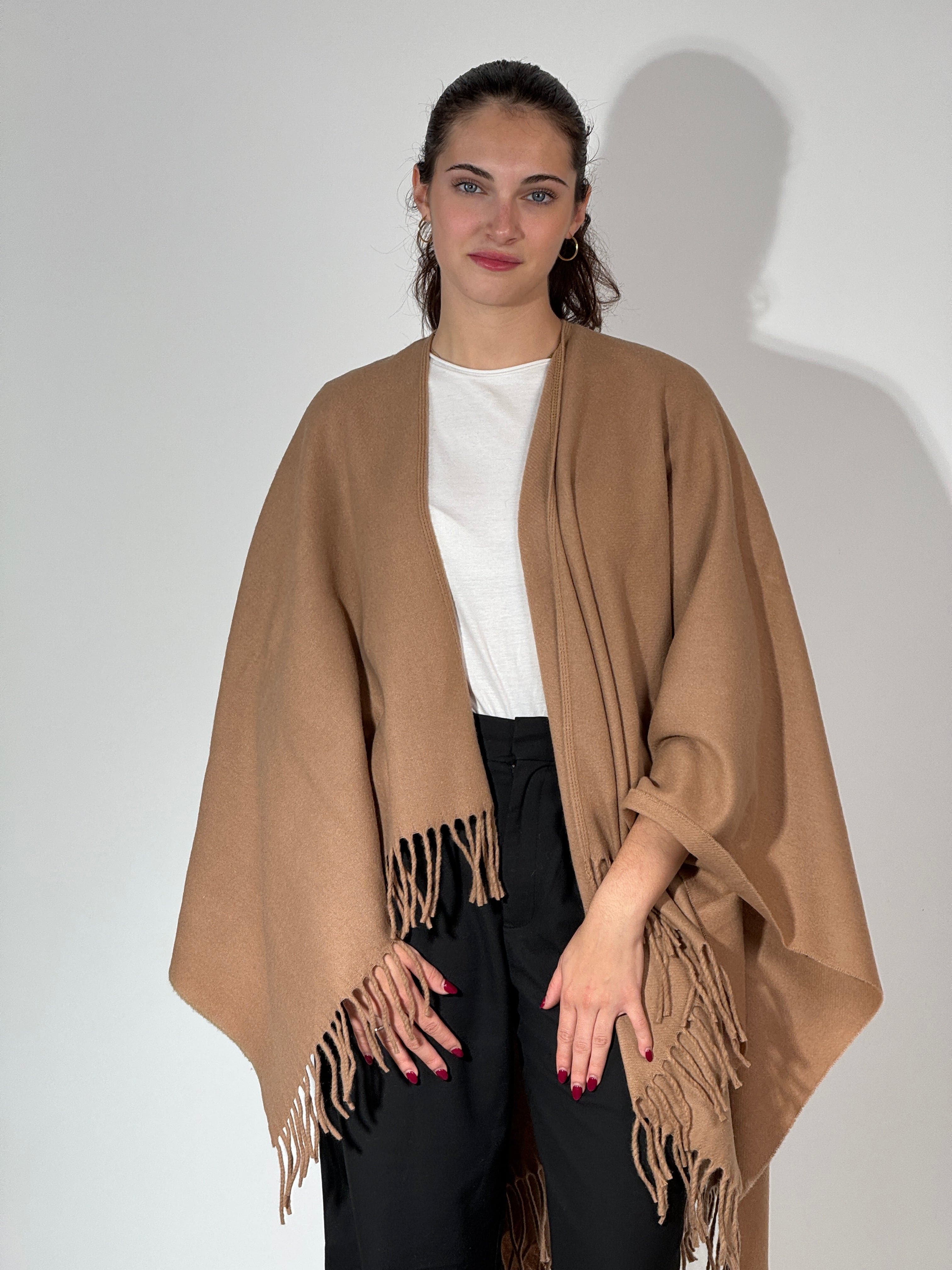 Poncho in Lana Cammello