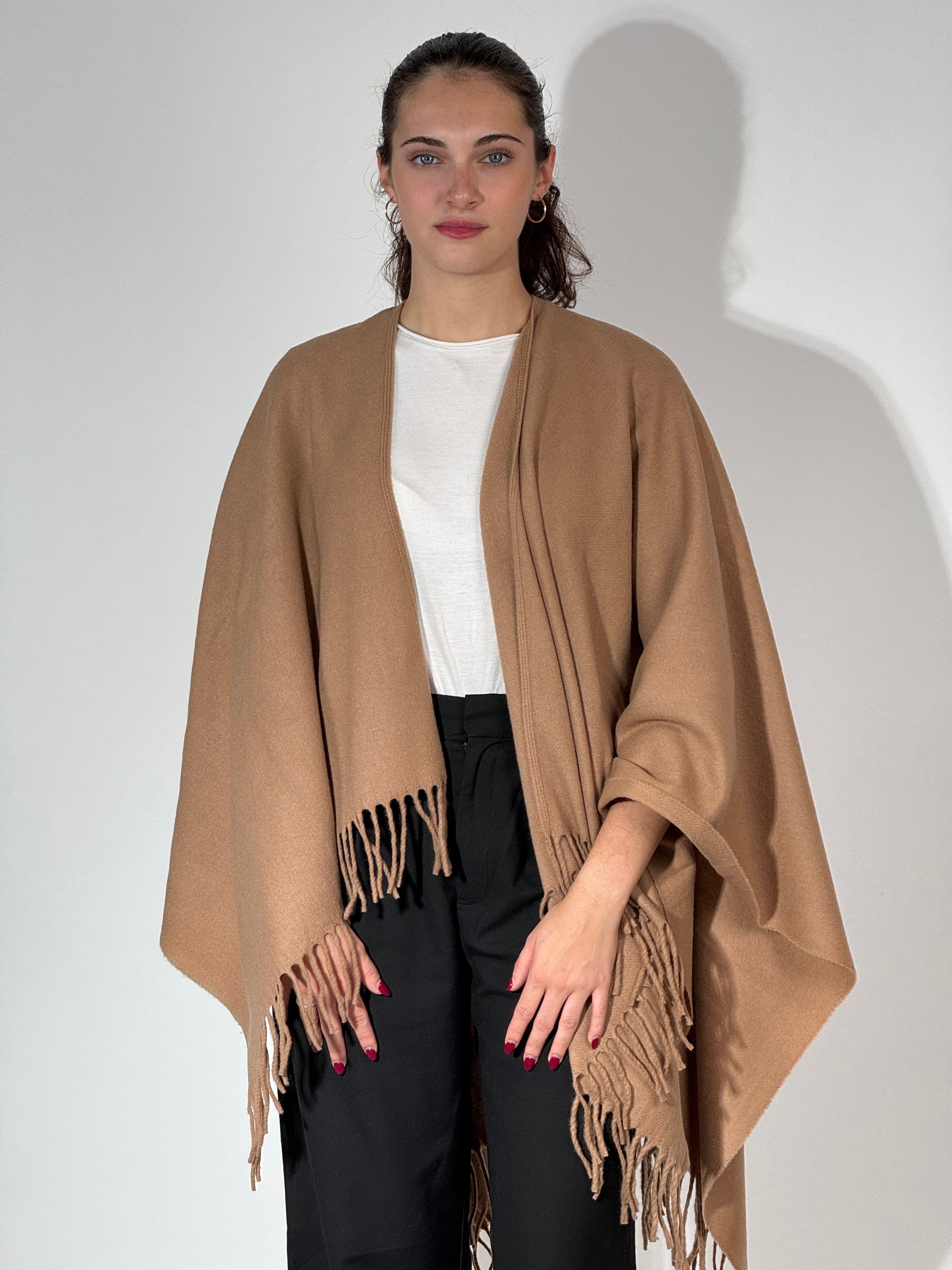 Poncho in Lana Cammello