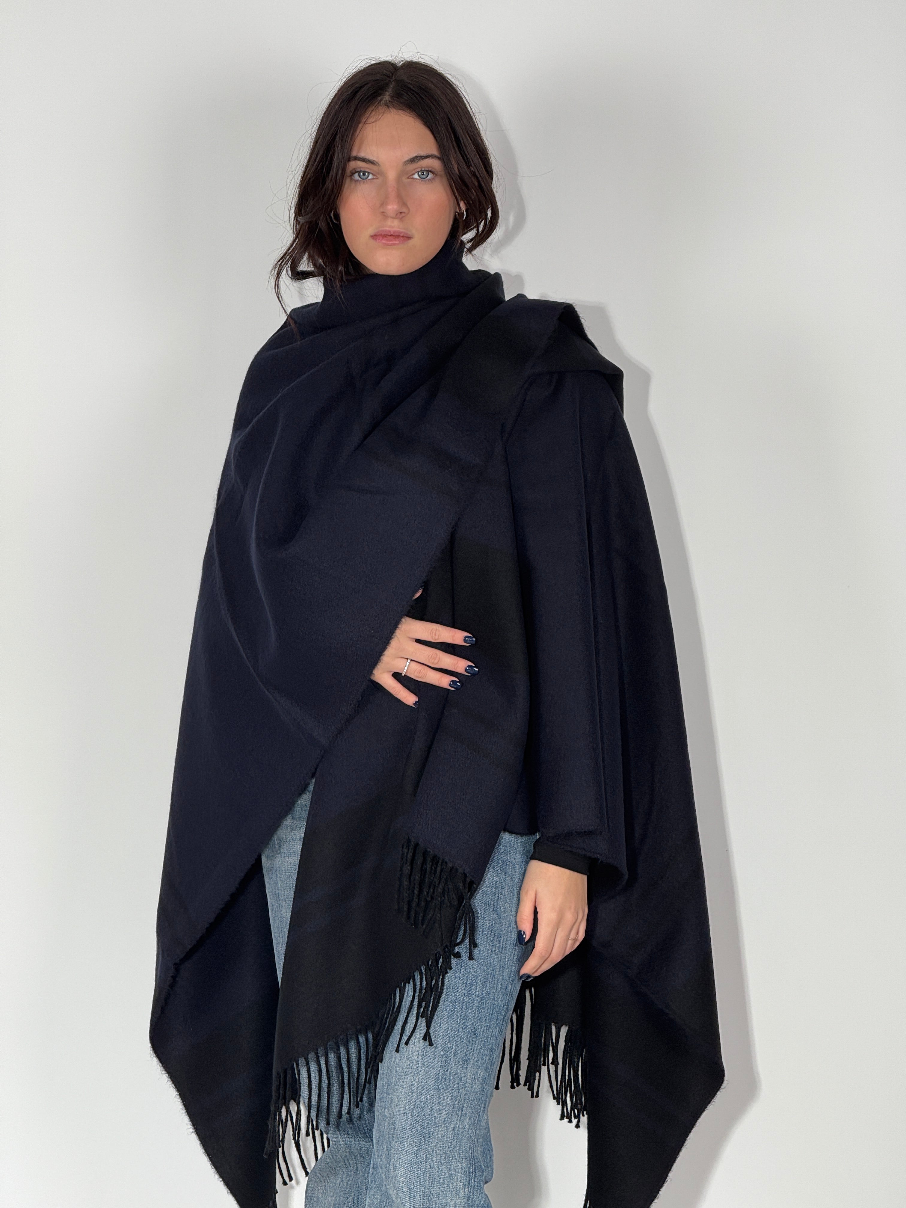 Poncho Doubleface 970 Nero/Bluemarine